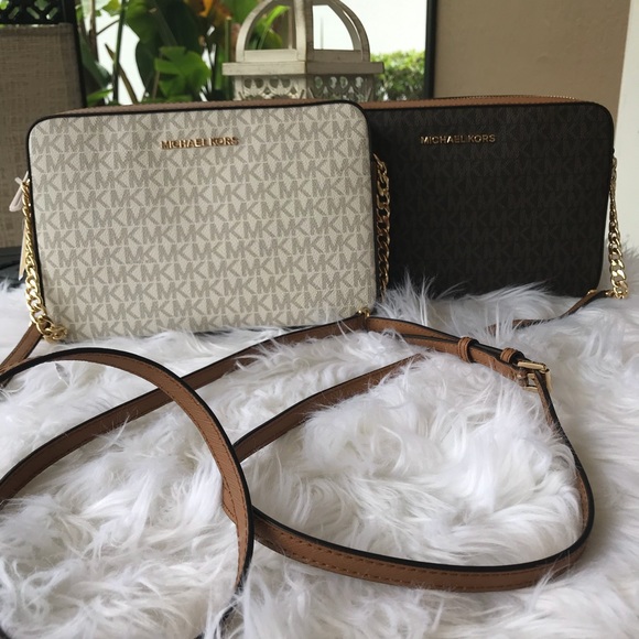 Michael Kors Handbags - Michael Kors large Crossbody Bag